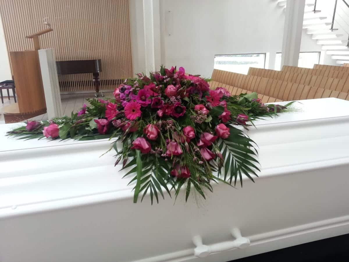 Kistepynt 10 – Roser, voks, anemoner, gerbera og perikum