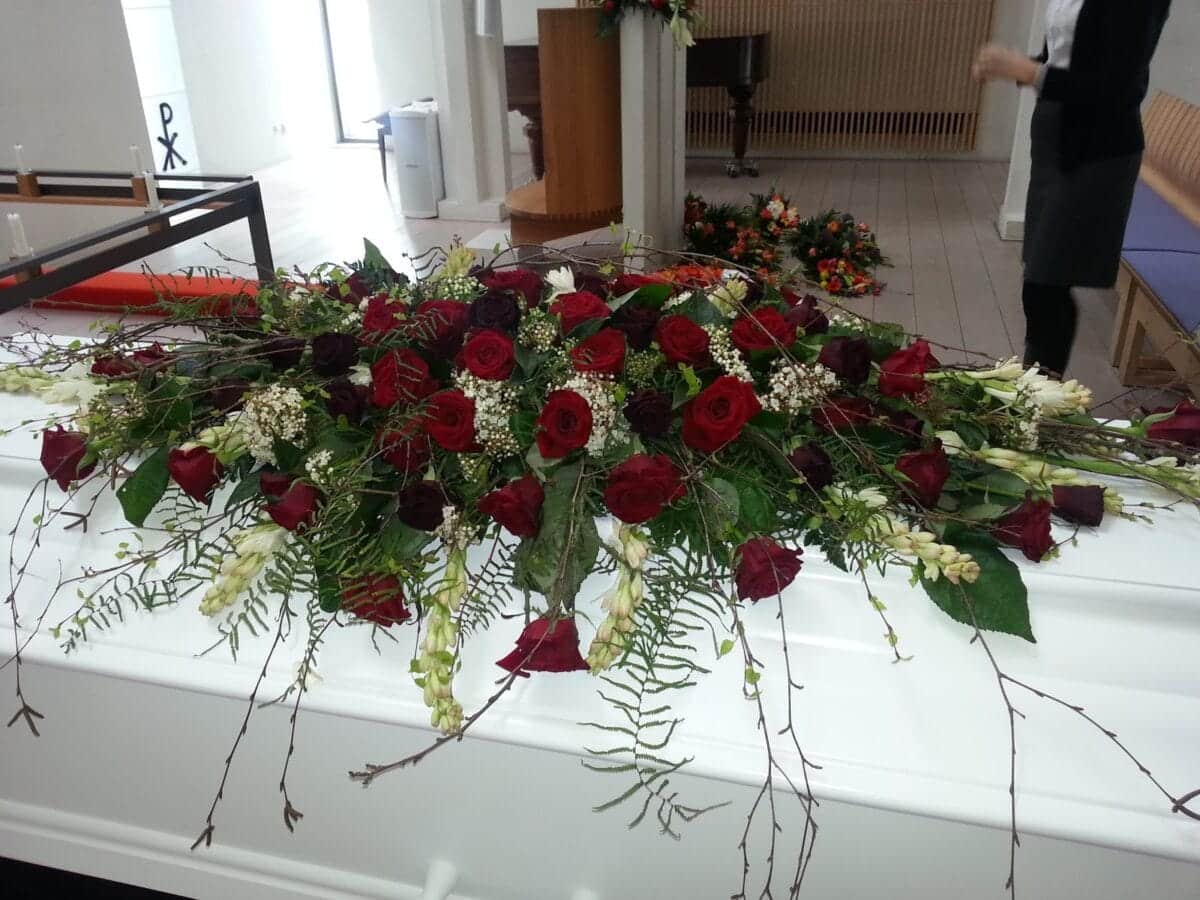 Kistepynt 15 – Roser, nelliker, viburnum og tube roser