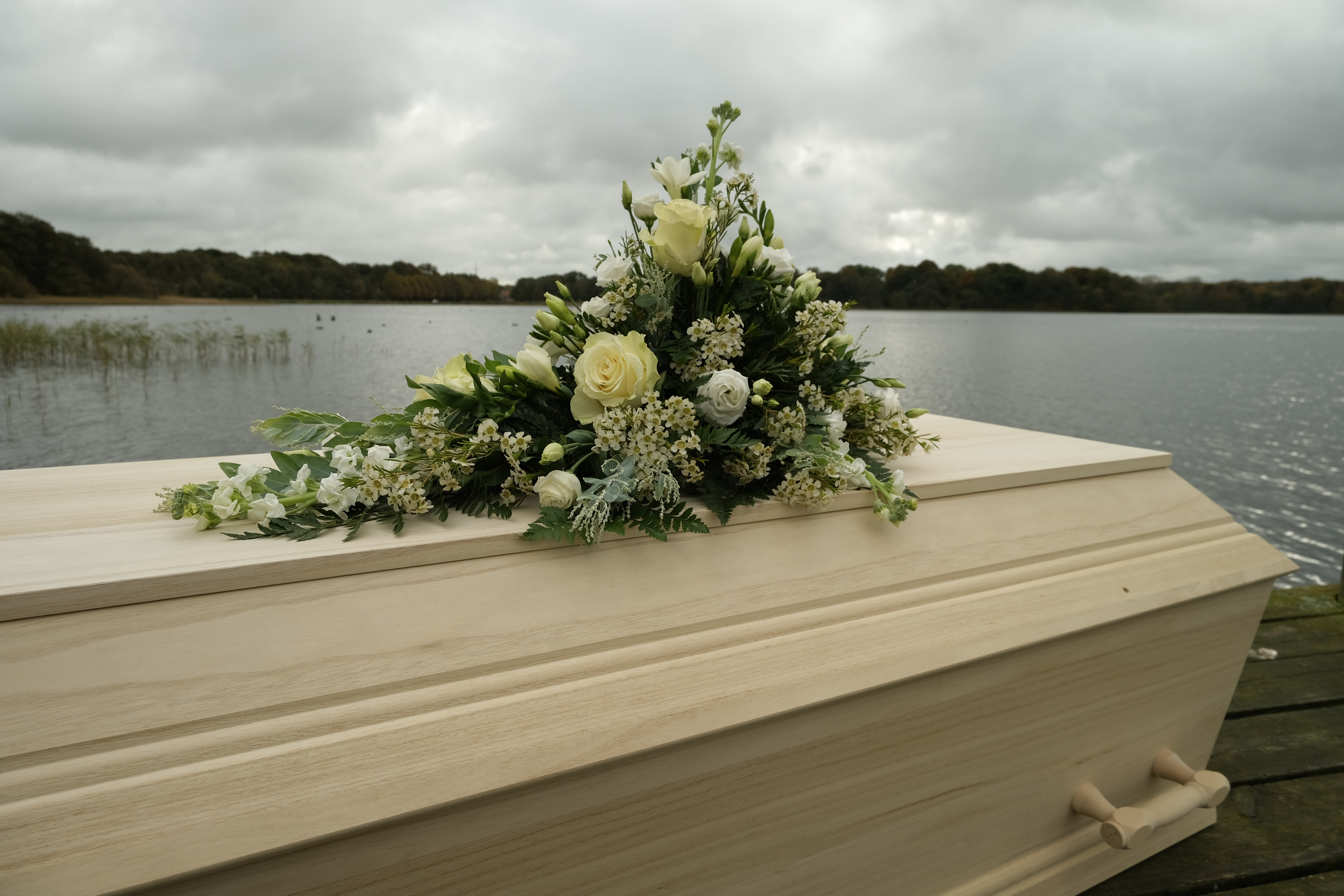 Massiv bæredygtig kiste