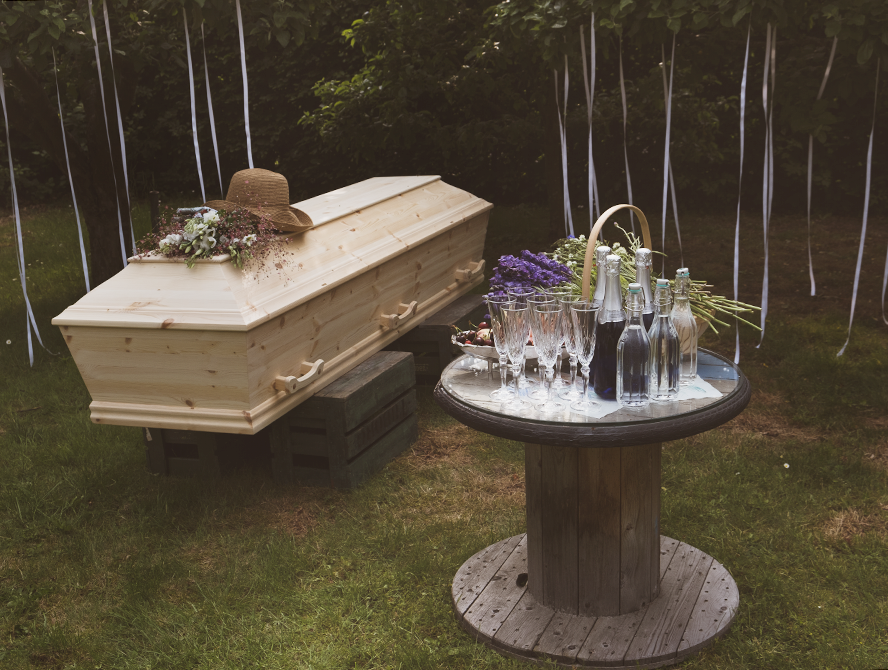 Skal der være et mindesamvær?